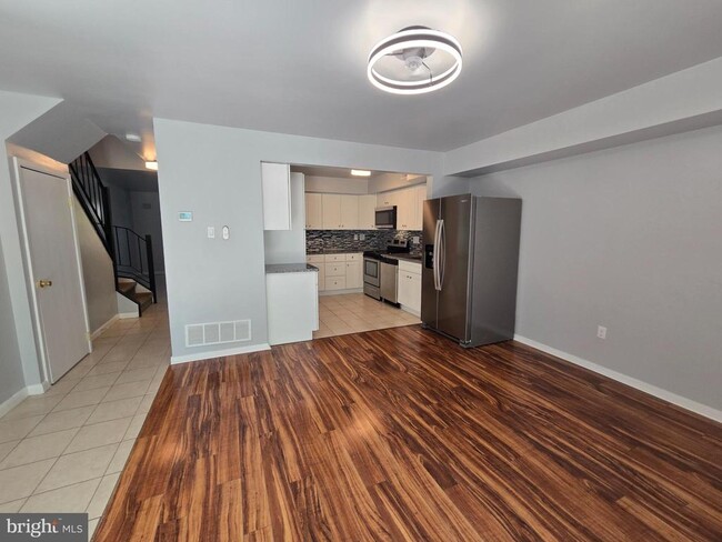 Building Photo - 878 WILLIAMS