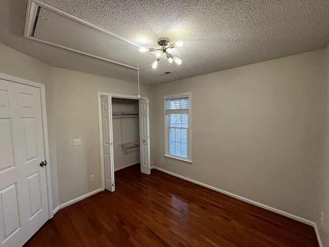 Building Photo - Excellent 4BD, 2.5BA Cary Home with Fenced...