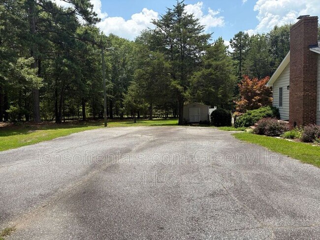 Building Photo - 129 Foster Road