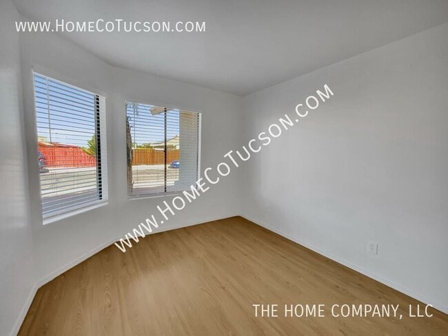 Building Photo - 3873 S Havenhurst Dr