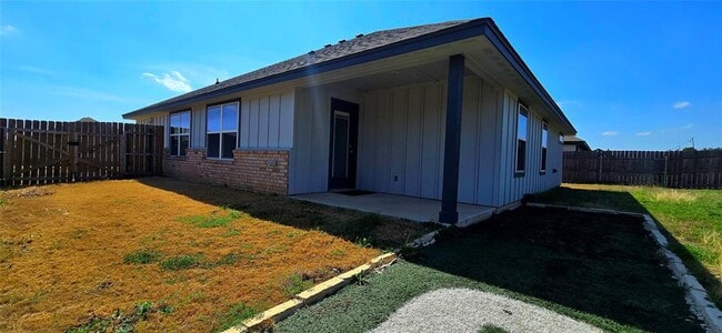 Building Photo - 136 Mike Warner Dr