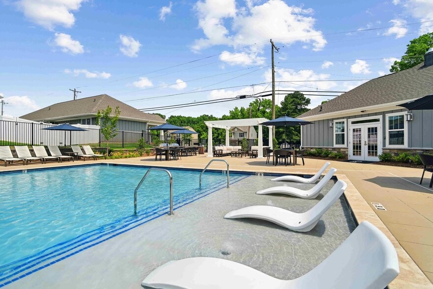 Building Photo - 1720 Rocky River Rd