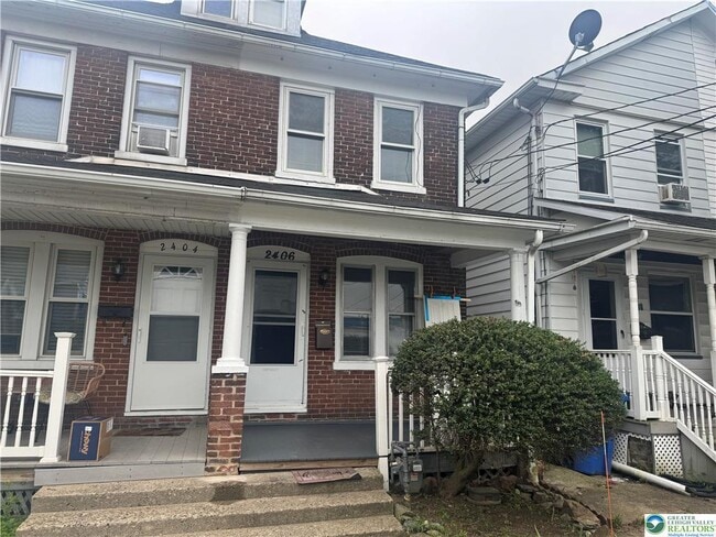 Primary Photo - 2406 Birch St