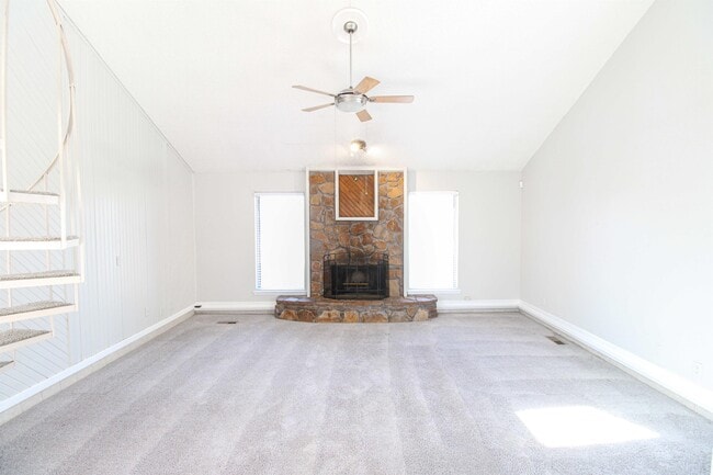 Building Photo - 8900 N Shannon Ave