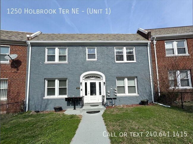 Building Photo - 1250 Holbrook Terrace NE