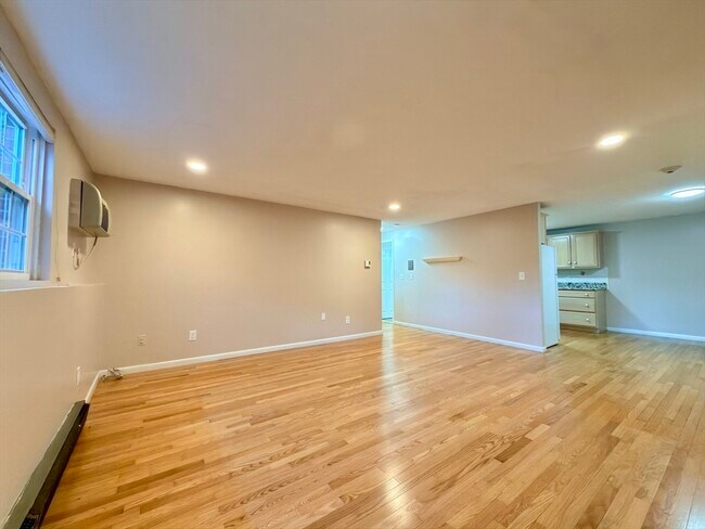 Building Photo - 89 Pleasant St