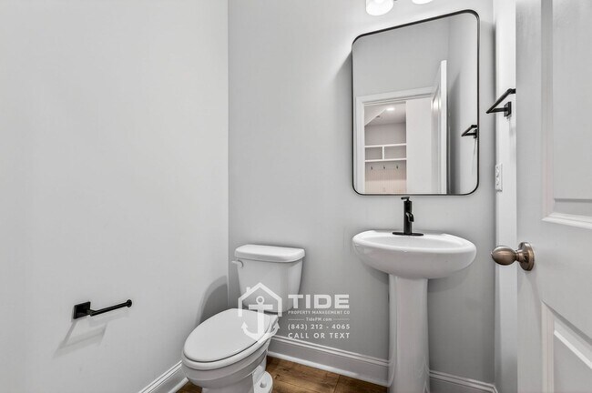 Building Photo - Comfort & Convenience in a Prime Location