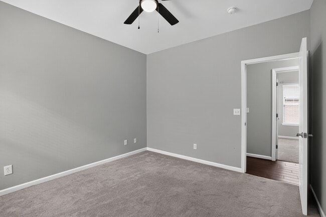 Building Photo - 265 Oxmoor Pl