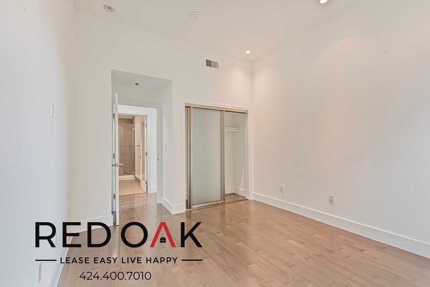 Building Photo - 8811 Burton Wy