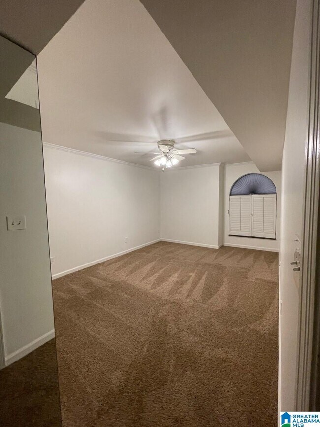 Building Photo - 236 E Green