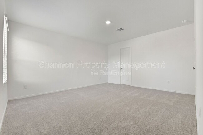 Building Photo - 253 Douglas Hls Dr