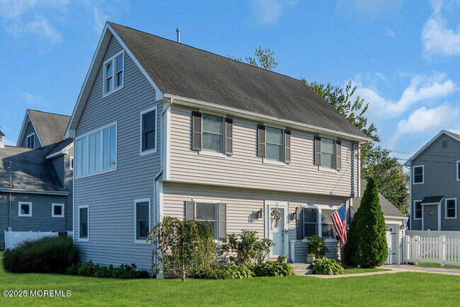 Building Photo - 20 Starboard St