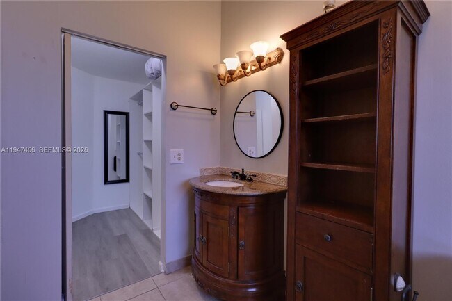 Building Photo - 2149 Discovery Cir W