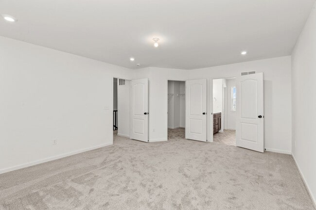 Building Photo - 126 Cardow Dr
