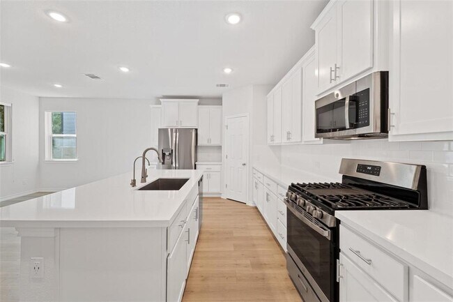 Building Photo - 4908 Plum Peach Bend