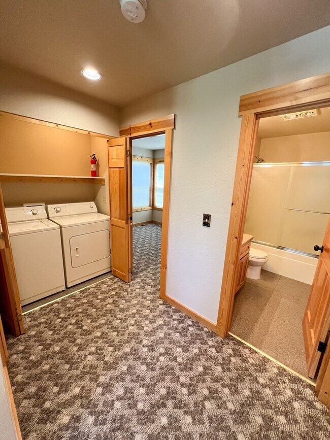 Building Photo - 4663 Marsh Hawk Dr