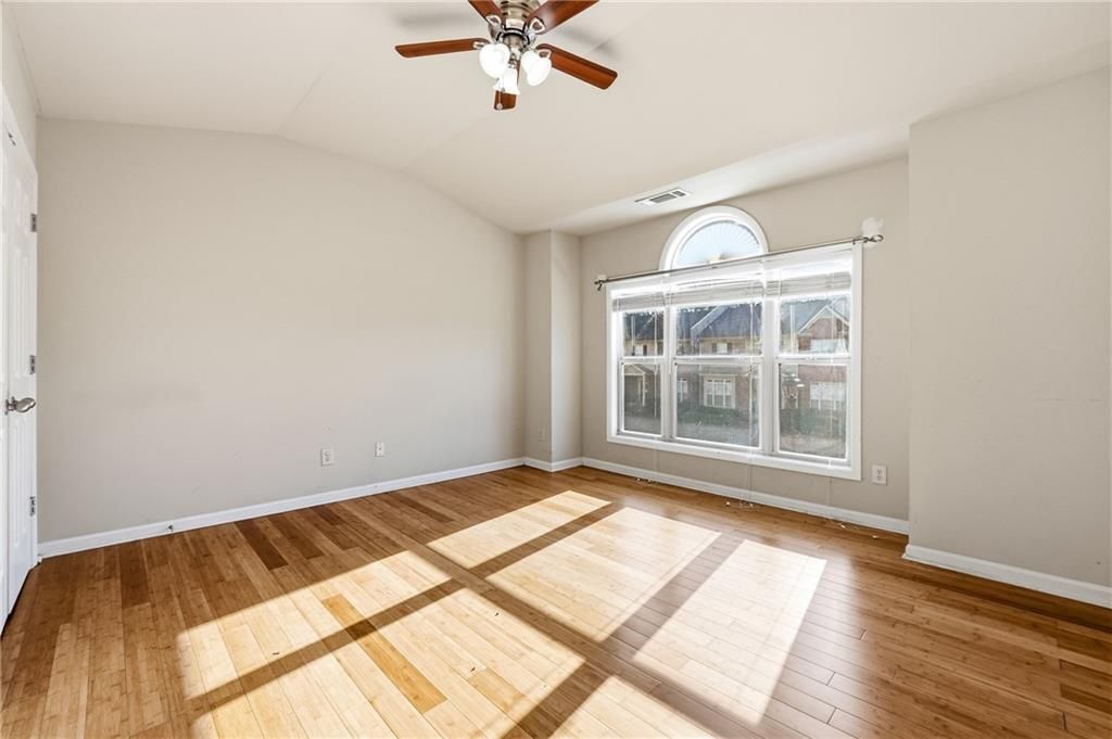 Building Photo - 6199 Thorncrest Dr