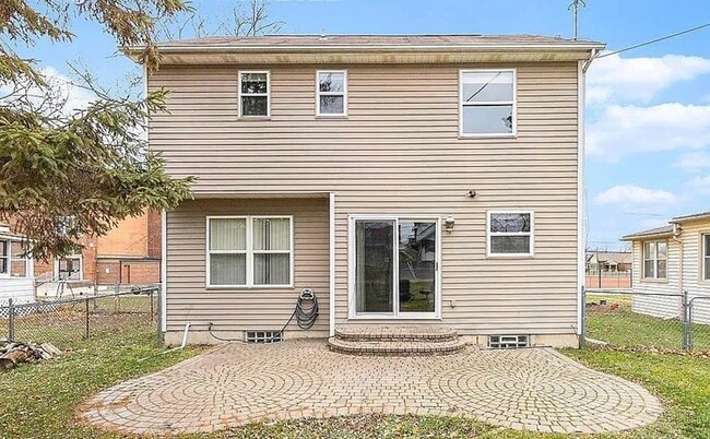 Building Photo - 2941 Beland Ave