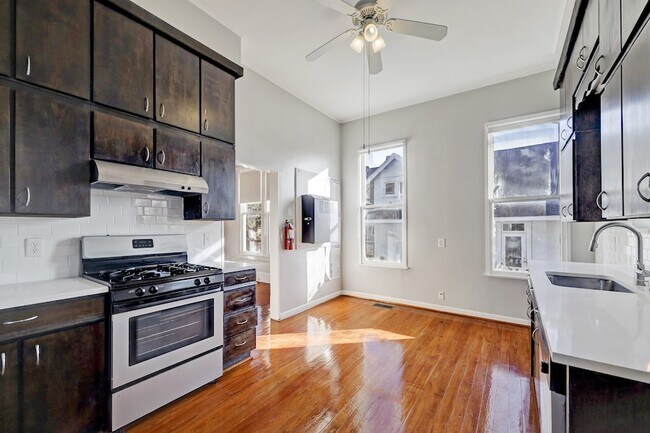 Building Photo - 1229 Heights Blvd