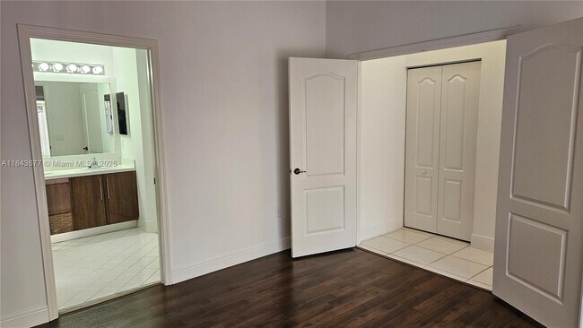 Building Photo - 5084 NW 112th Ct