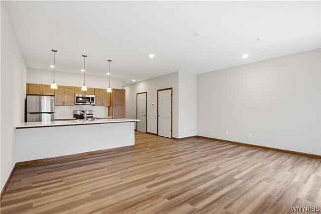 Building Photo - 1130 Orchard Park Rd