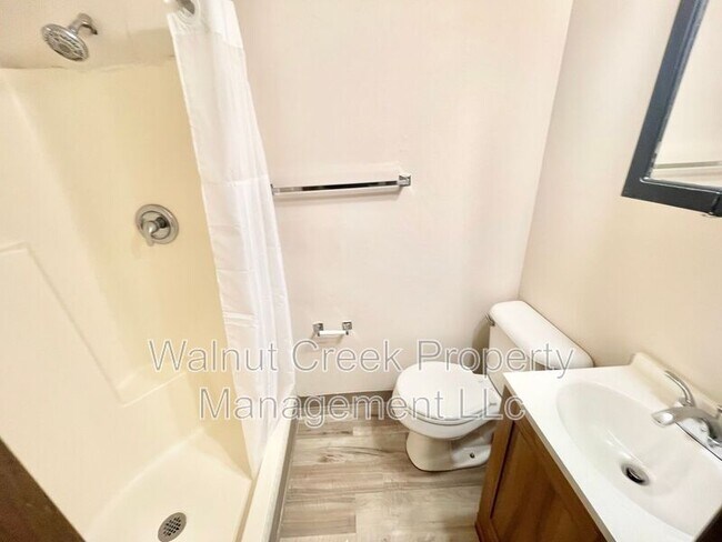 Building Photo - 4461 Oberlin Ave