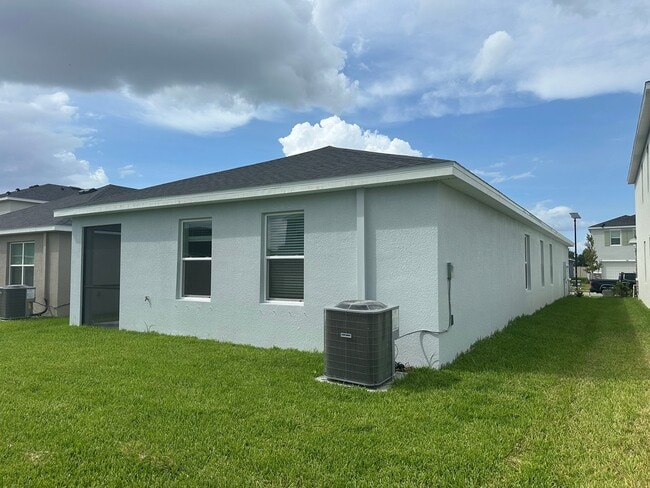 Building Photo - 8821 Clear Vw St