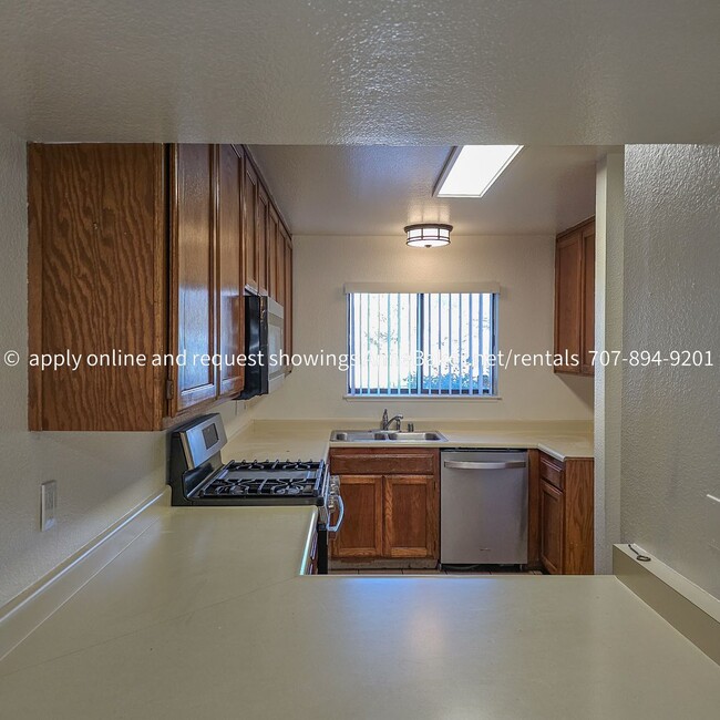 Building Photo - Cloverdale Meadows 2 Bedroom Condo Availab...