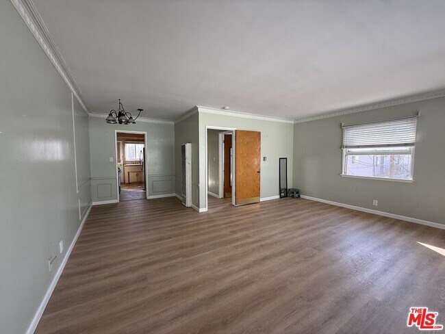 Building Photo - 831 Austin Ave