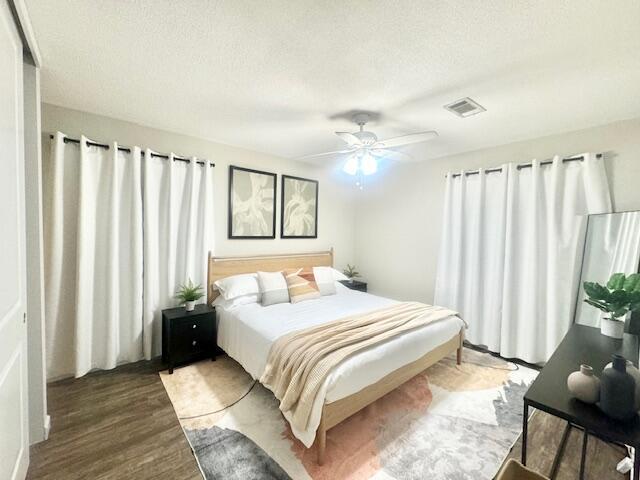 Building Photo - 1002 Julia Ave