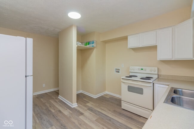 Building Photo - 6019 Bluff Crest Ct