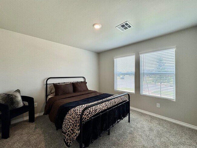 Building Photo - 2800 Stormy St