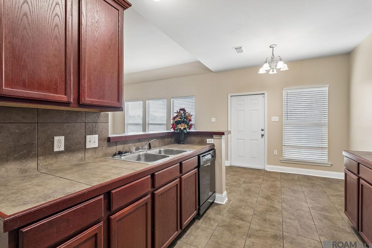 Building Photo - 11176 Merlo Dr