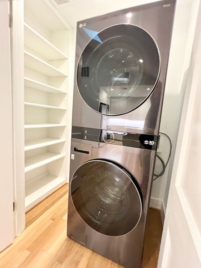 Building Photo - BRA19BS