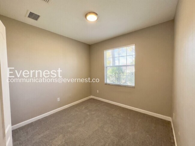 Building Photo - 11211 Flora Springs Dr