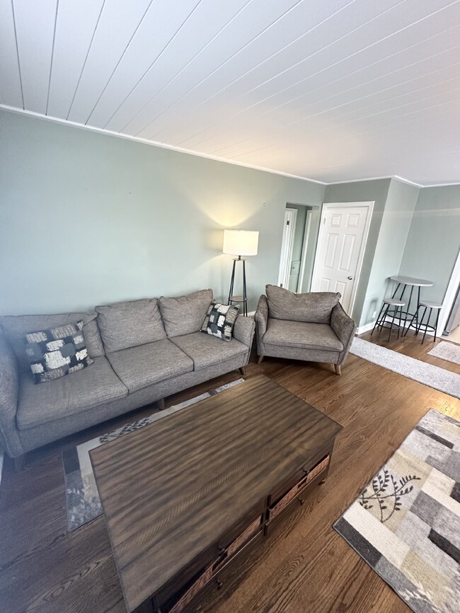 Building Photo - Charming Renovated Bungalow in Lindbergh S...