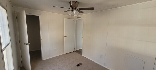 Building Photo - 120 Linda Sue Ln