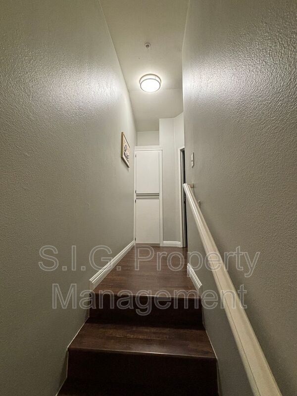 Building Photo - 11377 Osborne Pl