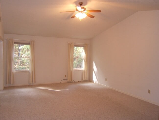 Building Photo - Jan Move In !!! 3BR/2BA Gated Marina Community!