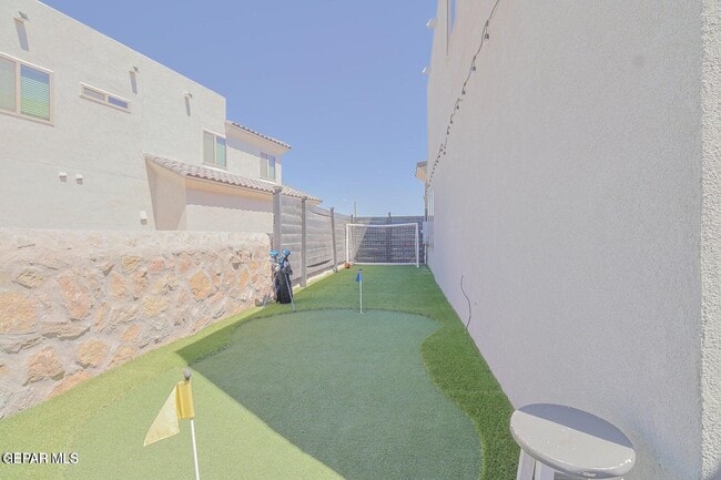 Building Photo - 12820 Haxby St