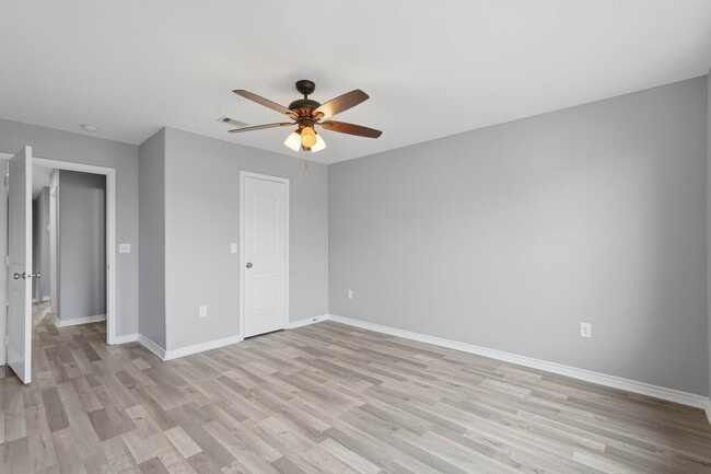 Building Photo - 16680 E Ivanhoe St