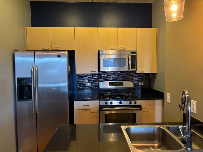 Building Photo - 1430 S Michigan Ave