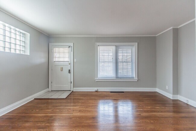 Building Photo - 7729 Gissler Ave