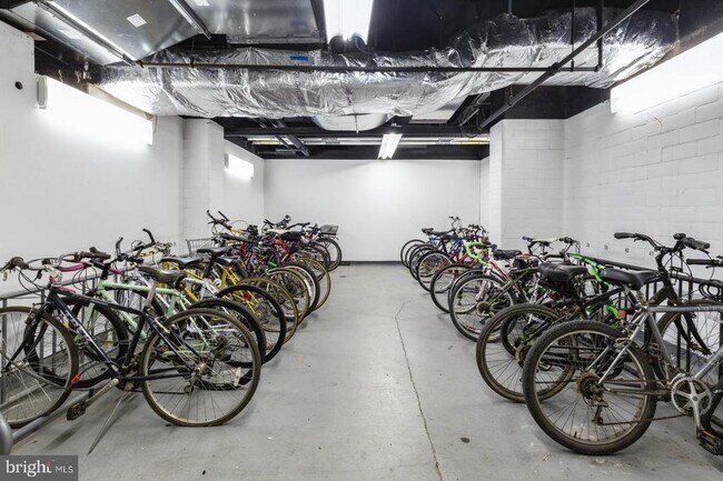 Building Photo - 1601 Spring Garden St