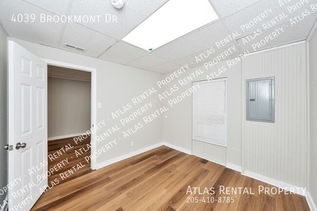 Building Photo - 4039 Brookmont Dr