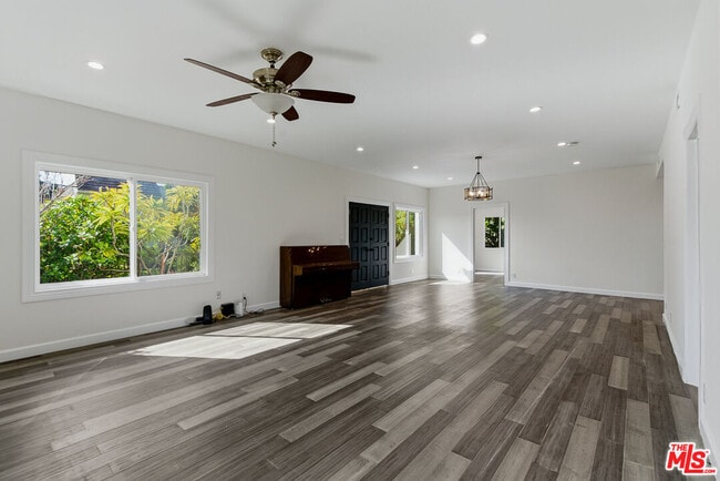 Building Photo - 1301 Angelus Ave