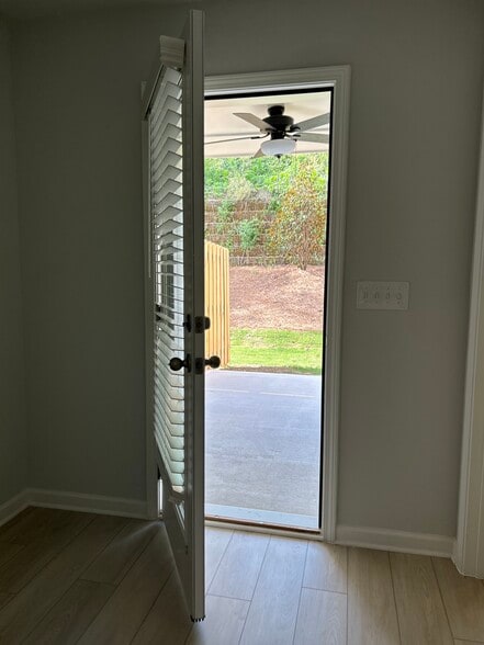 Patio door - 108 Werner Brook Way SW