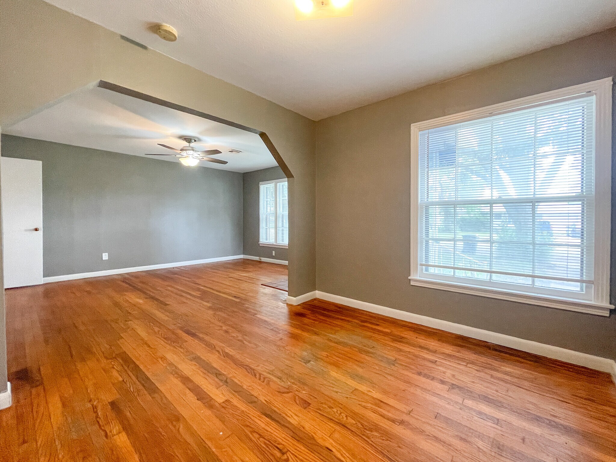 Building Photo - 1405 Guthrie Dr