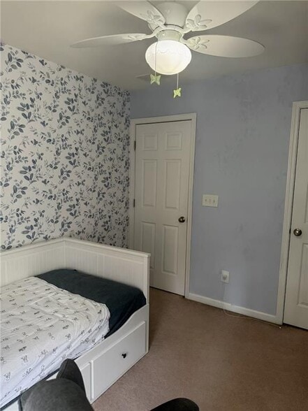 Building Photo - 160 Finchley Dr