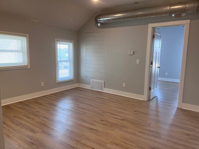 Building Photo - 107 Lexington Ave SW